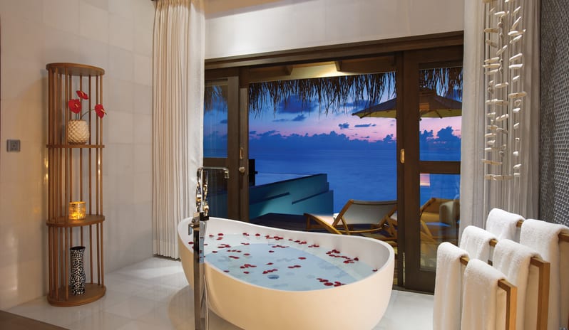 OZEN LIFE MAADHOO - Wind Villa with Pool - Bath Sunset